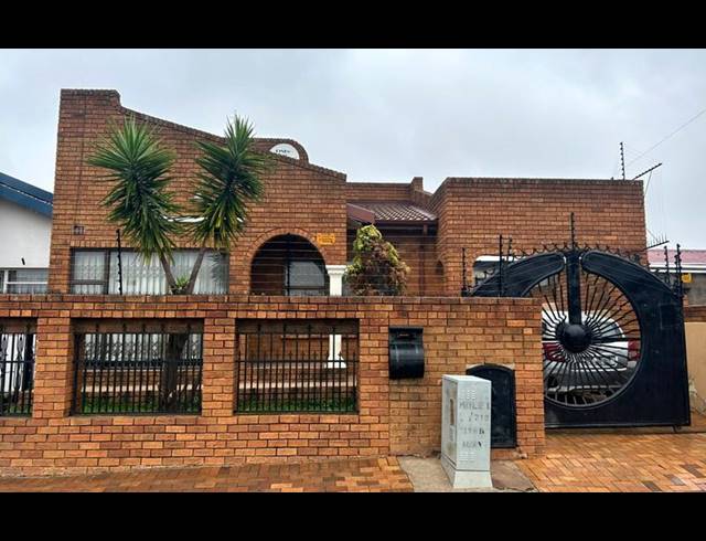 2 BEDROOM HOUSE FOR SALE IN MEADOWLANDS